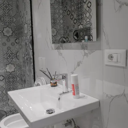 Selvia Next To City Center * Τίρανα